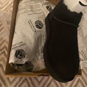 Black ultra mini UGGs